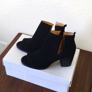 Marcor Republic Moscow slip on, side cut peep toe, block heel, ankle boots.